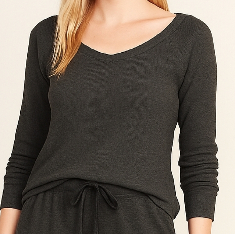 Old Navy textured thermal styledknit top size Large Pit to Pit 20in Lenght 27in